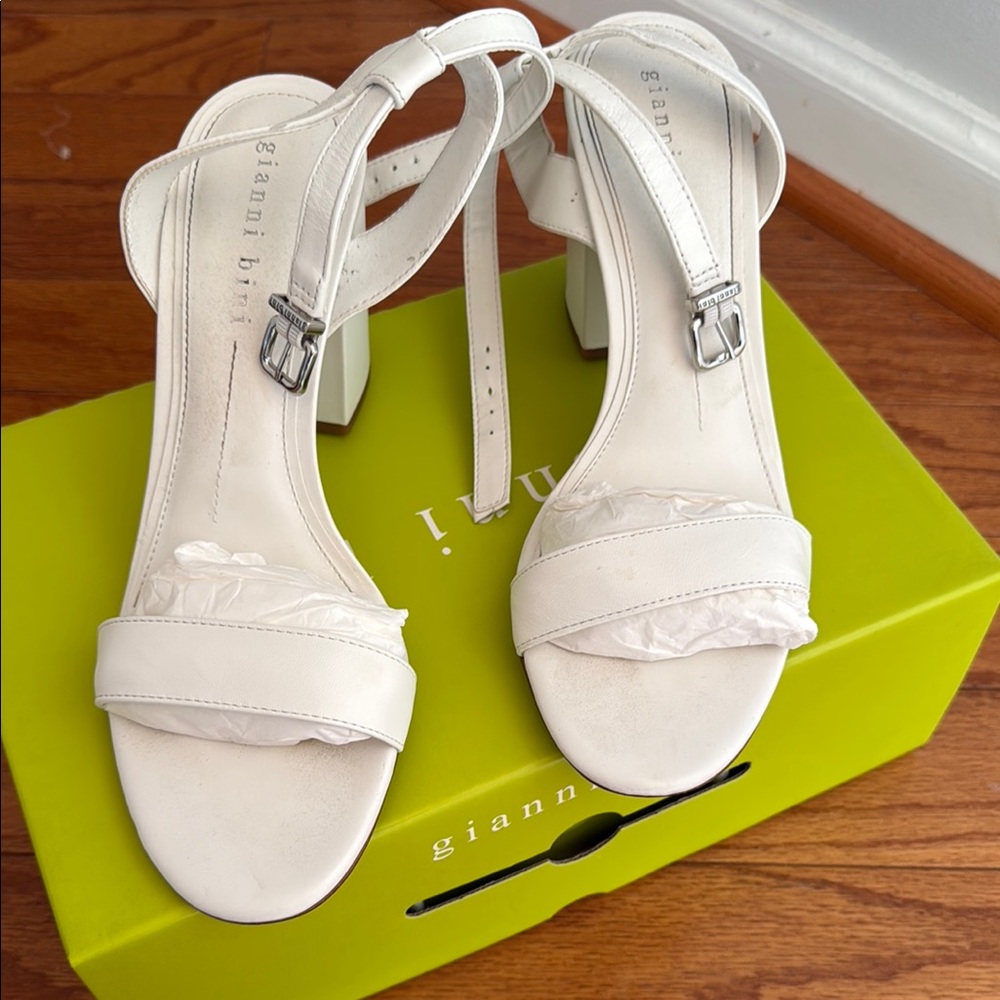 Gianni Bini White Heels Classic Slingback Design